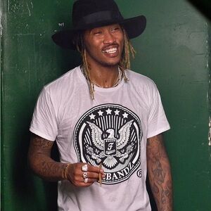 Freebandz Emblem Tee – White/Purple - L × 1